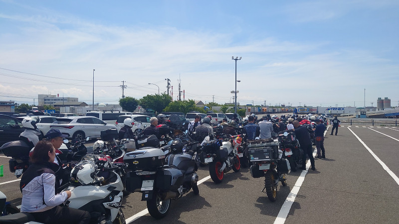 バイク乗船待ち
