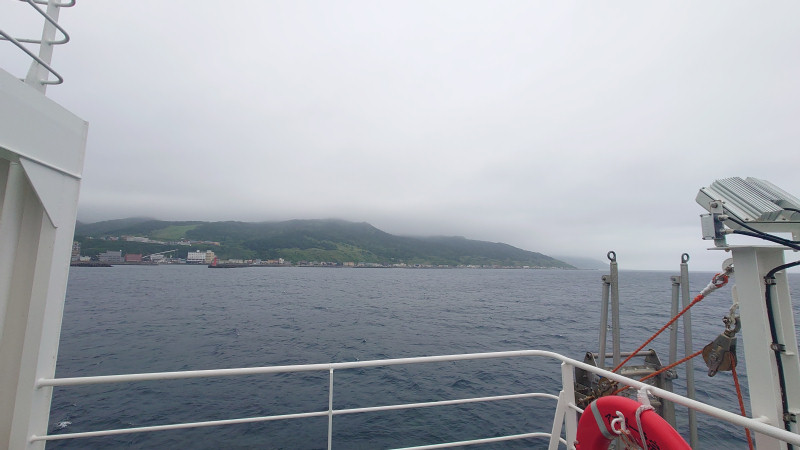 島には雲