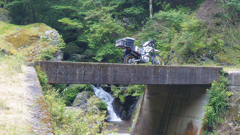 剣山スーパー林道、小橋