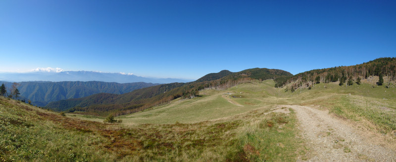 天空の池・全景